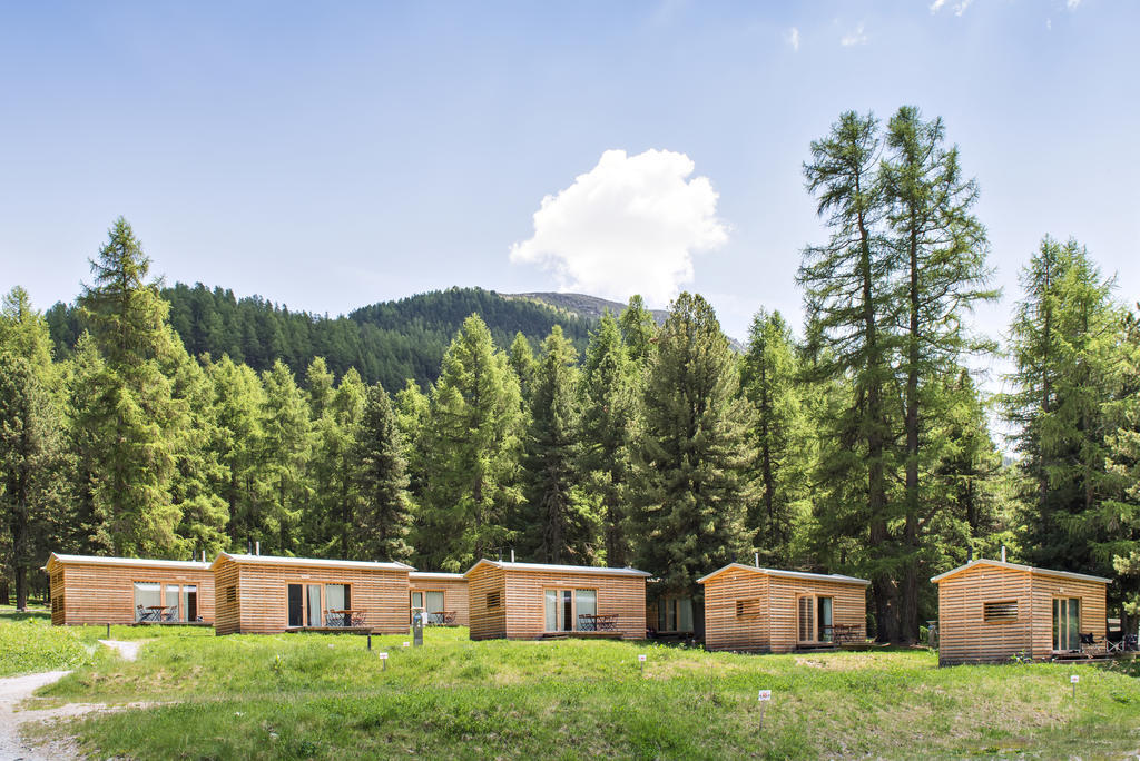 Camping Gravatscha Hotel ซาเมอดัน ภายนอก รูปภาพ