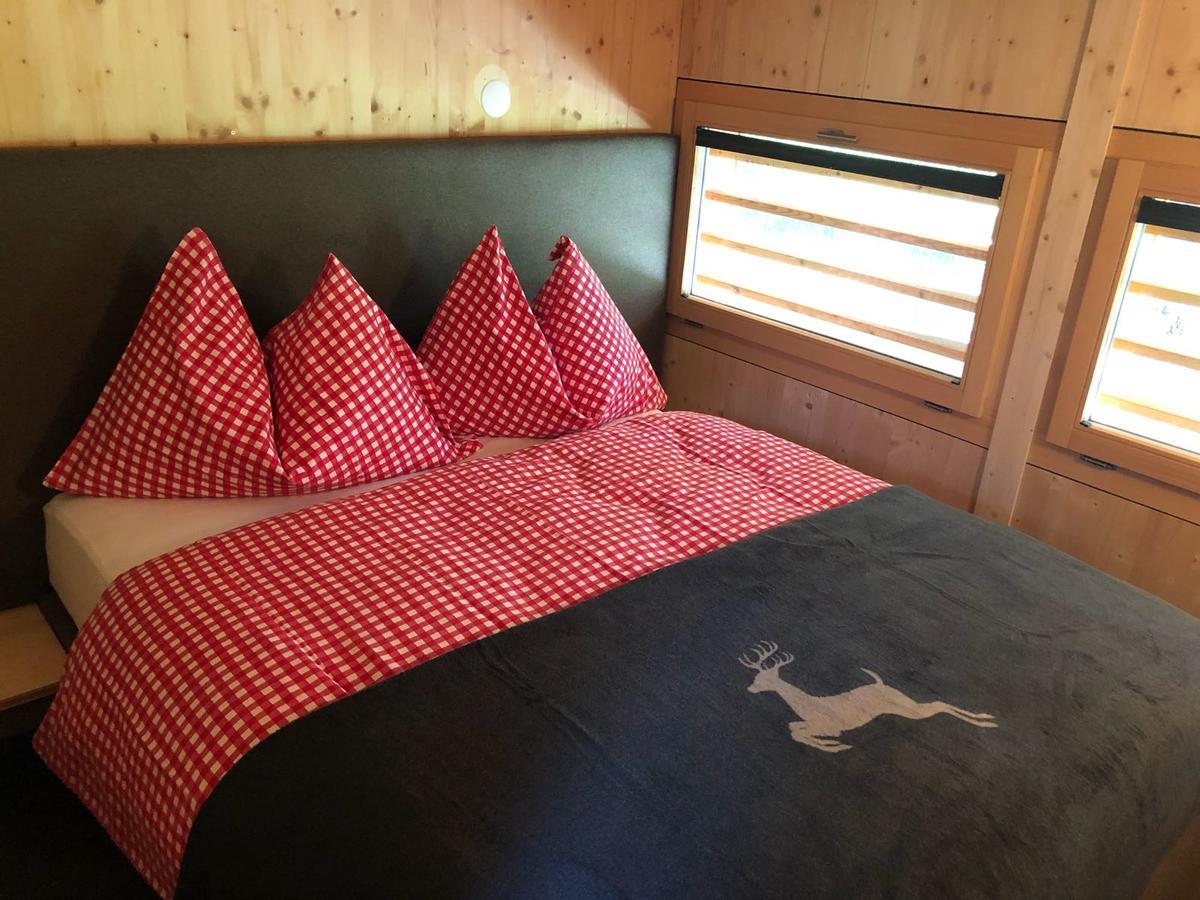 Camping Gravatscha Hotel ซาเมอดัน ภายนอก รูปภาพ